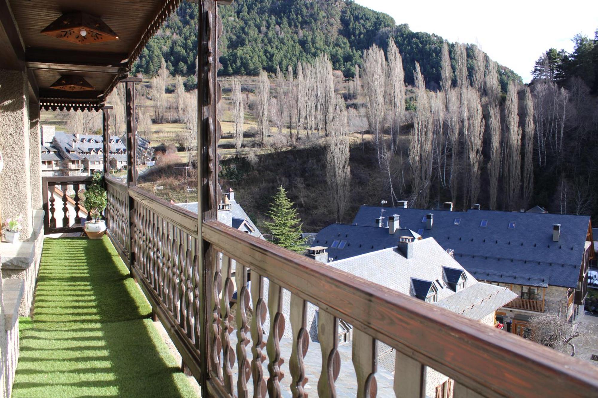 El Balcon Del Garmo Villa Sallent De Gallego Exterior photo