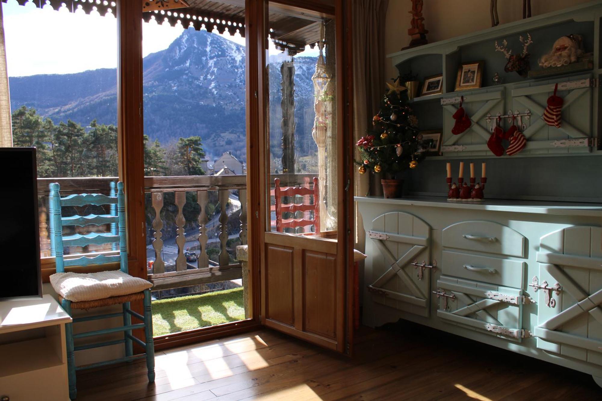 El Balcon Del Garmo Villa Sallent De Gallego Exterior photo