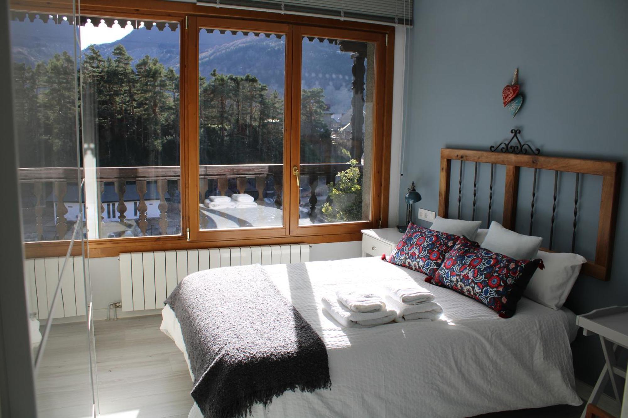 El Balcon Del Garmo Villa Sallent De Gallego Exterior photo